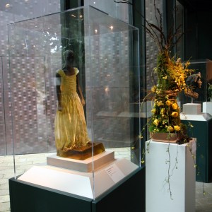 Nicolas Africano, Untitled - sculpture & floral arrangement