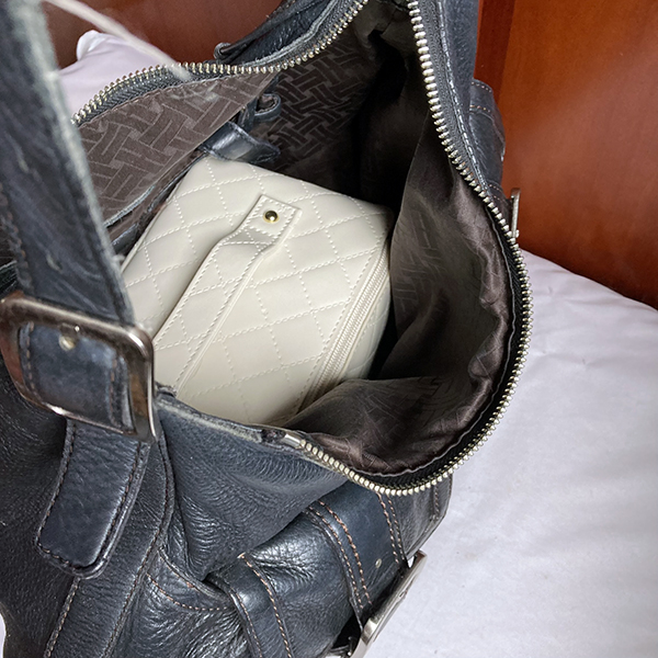 EACHY Beauty Bag inside my Purse